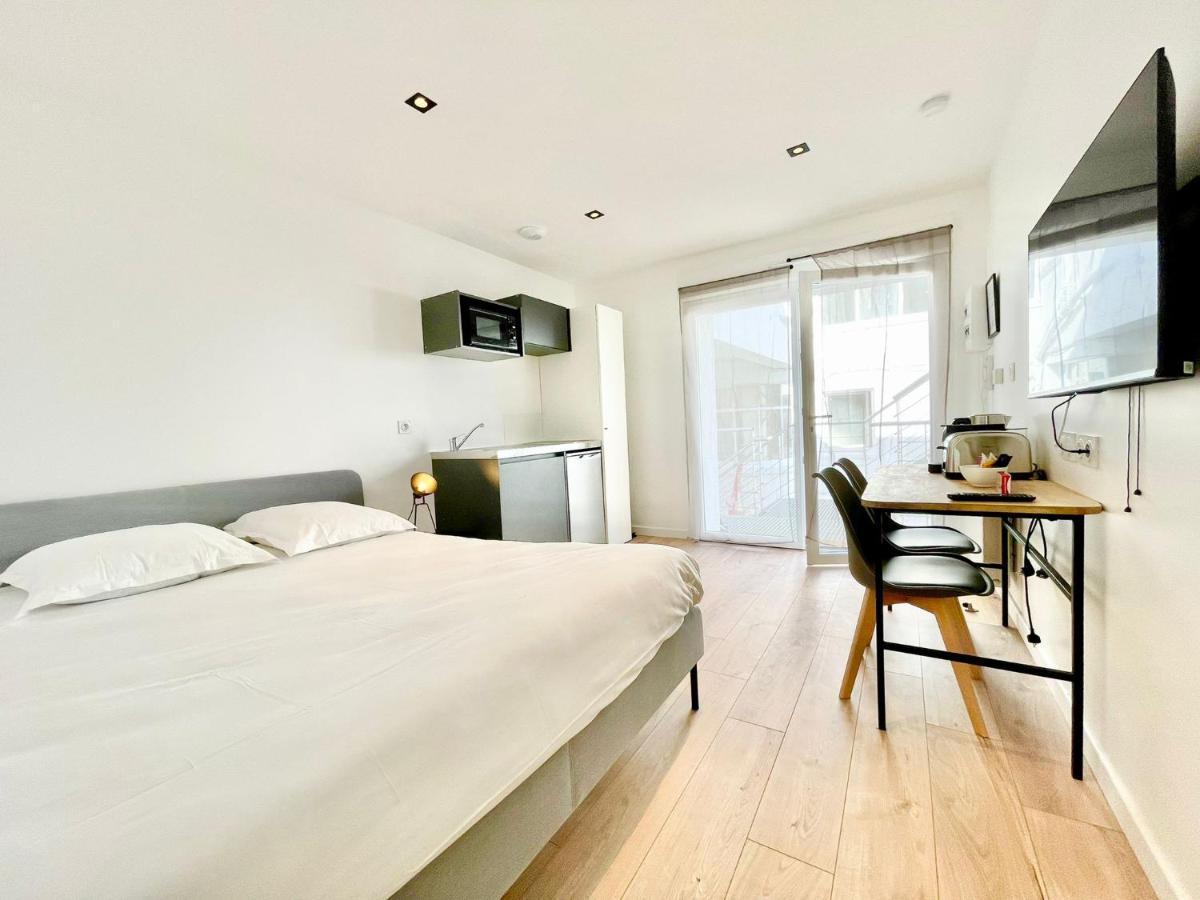 Residence Duguay - Centre Ville - Porte B - Appartements Tout Confort - Neuf - Nouveau Lorient Esterno foto