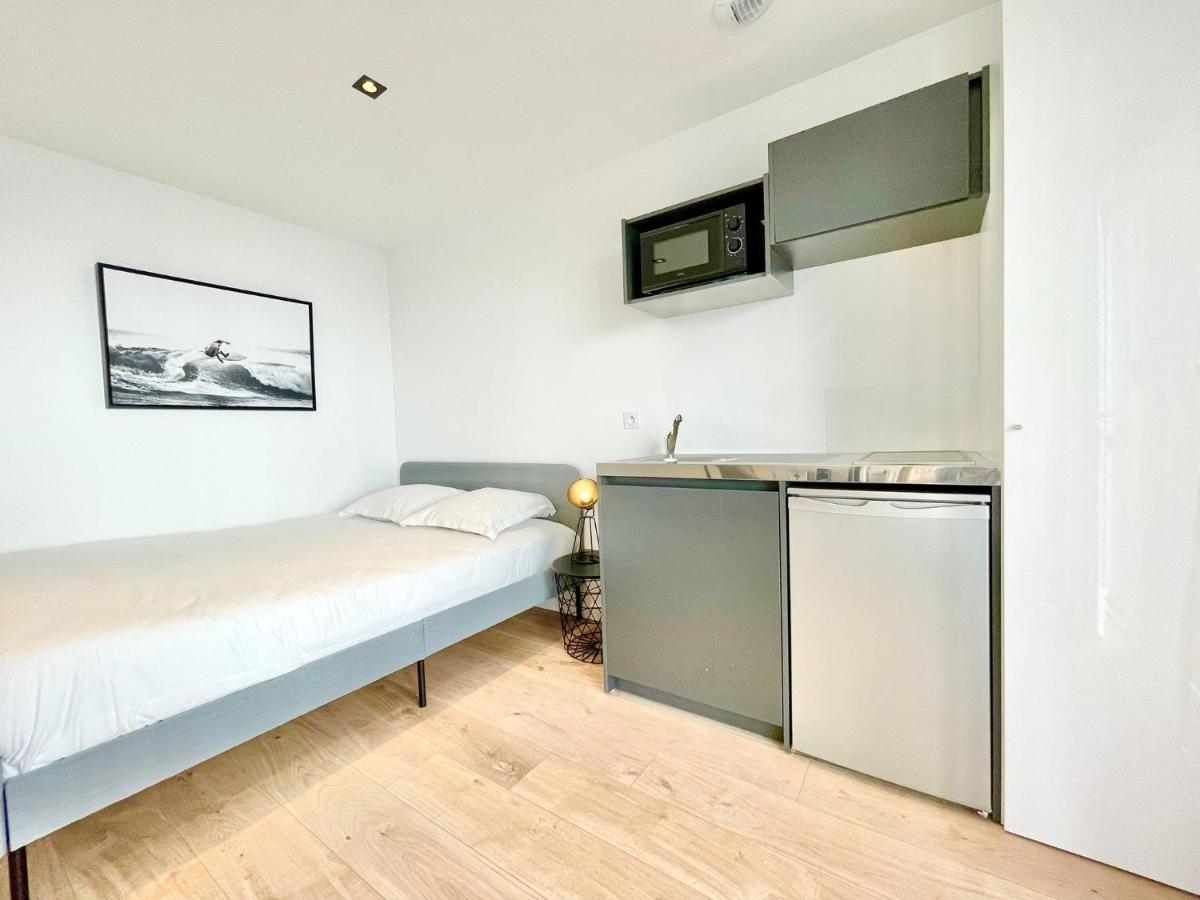 Residence Duguay - Centre Ville - Porte B - Appartements Tout Confort - Neuf - Nouveau Lorient Esterno foto