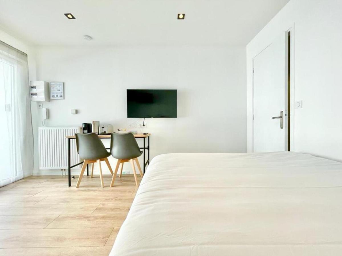 Residence Duguay - Centre Ville - Porte B - Appartements Tout Confort - Neuf - Nouveau Lorient Esterno foto