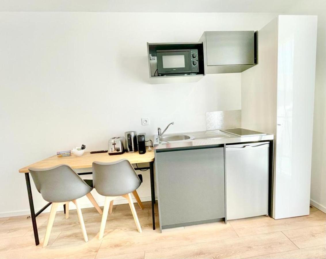 Residence Duguay - Centre Ville - Porte B - Appartements Tout Confort - Neuf - Nouveau Lorient Esterno foto