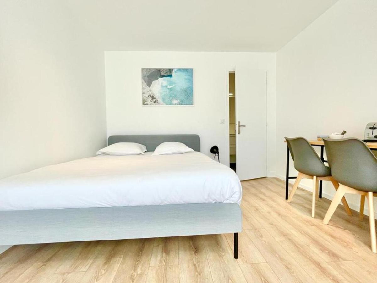 Residence Duguay - Centre Ville - Porte B - Appartements Tout Confort - Neuf - Nouveau Lorient Esterno foto
