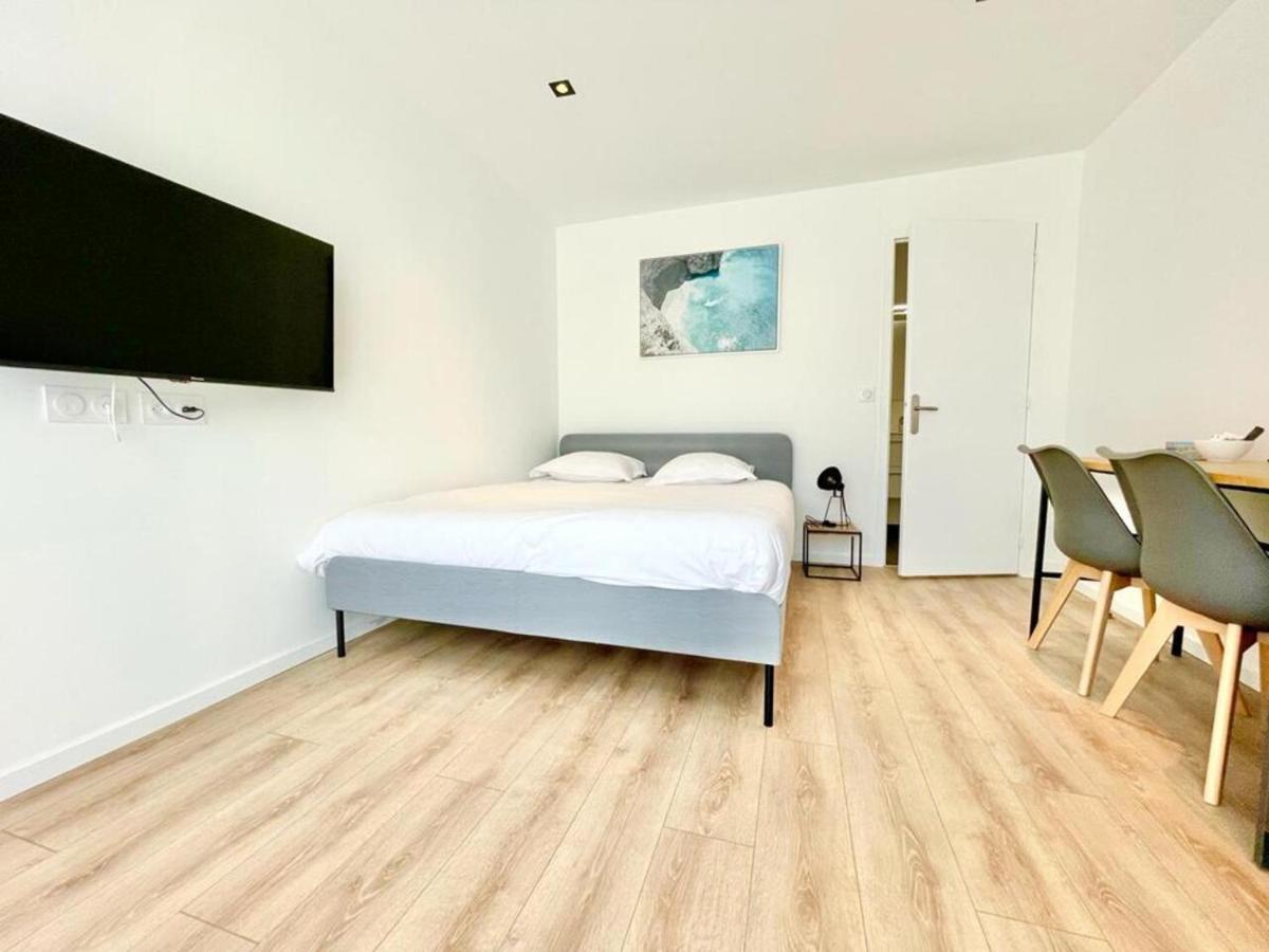Residence Duguay - Centre Ville - Porte B - Appartements Tout Confort - Neuf - Nouveau Lorient Esterno foto